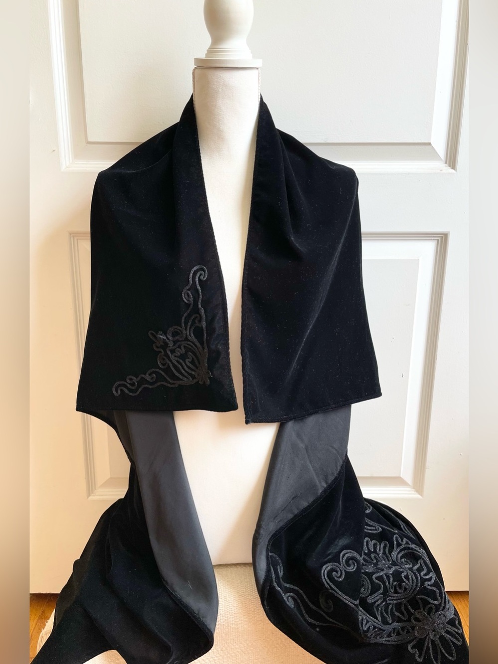 Vtg Sonia Rykiel Foulards Black Velvet Embroidered Scarf Wrap 40x42” Drama Opera